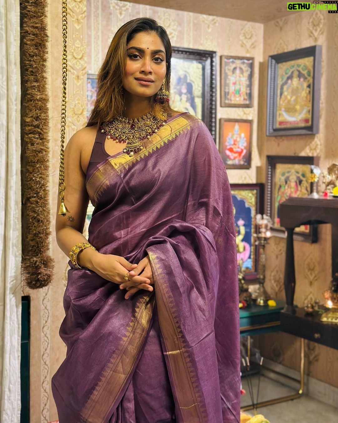 Shivani Narayanan Instagram - Happy Diwali 🪔