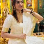 Shivani Narayanan Instagram - Happy Pooja day 🤍🪷 #aayudhapooja #saraswathipooja Outfit @tnt_designstudio Styling @ishwaryaalaguvel