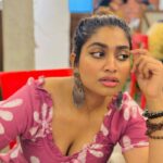 Shivani Narayanan Instagram - I see you 😎