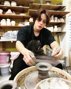 Sho Hirano Instagram - 陶芸💁
7枚目の動画絶対やらかしてる顔
だよね😂