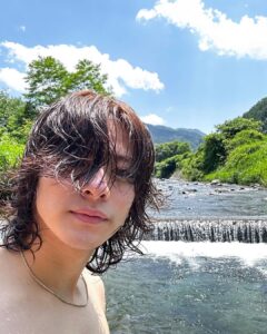 Sho Hirano Instagram - 日焼けの原因🌞 川なんてめっちゃ久しぶりにはいったよ笑 最高でした🫠 みんなも川とか海入る時気をつけてね！ 夏の思い出を肌に刻んだ平野でしたっ