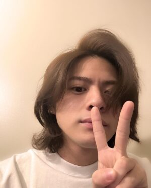 Sho Hirano Instagram - おはよー笑
今日の出かける前の寝癖載せておくね笑
多分左向いて寝てたんだろうね笑