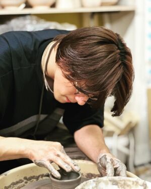 Sho Hirano Instagram - 陶芸💁
7枚目の動画絶対やらかしてる顔
だよね😂