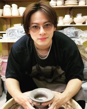 Sho Hirano Instagram - 陶芸💁
7枚目の動画絶対やらかしてる顔
だよね😂
