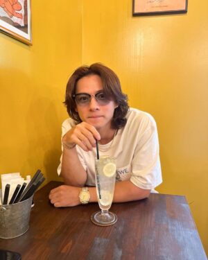 Sho Hirano Instagram - みなさんいかがお過ごしですか？
夏、、、暑すぎませんか？
昔こんなに暑くなかったですよね、、
この涼しそうな僕を見て涼んでください。
体調お気をつけて🫡