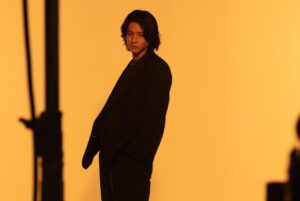 Sho Hirano Instagram - おはよ！
昨日はみんなありがとう！
楽しかったね！！！
そんで今日は、アー写を撮った日の
オフショットを上げてくよーん
10枚目いっぱい使ったわ笑
楽しかったけど3枚目は朝の激ねむで
最後は体力尽きた平野をご覧下さい笑