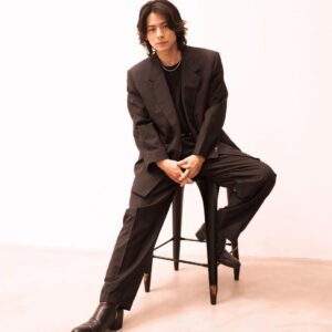 Sho Hirano Instagram - 平野紫耀です。
インスタ始めました！
#TOBE_じぐひらただいま