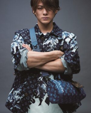 Sho Hirano Instagram - 👀👀👀🩶

#ルイヴィトン #LouisVuitton #LVMenFall24
#ellejapan #ellemen #エル11月号