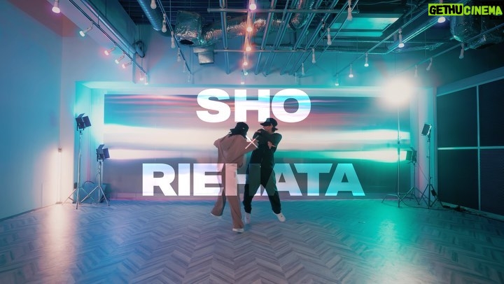 Sho Hirano Instagram - The First of【SHO ✖️ RIEHATA】🏆 👽 QUEEN @riehata KING @sho_h_desyo 👽 Please enjoy🕺🕺 #SHOxRIEHATA #shohirano #riehata 🪐 song: Blow a Check - @diddy @justzoey @frenchmontana #RIEHATAchoreography