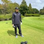 Shohei Miura Instagram - @pingtour @pinggolf_japan @briefing_official @windandsea_wear 写真は晴れてるけど、雨ゴルフ🏌️‍♂️⛳️☔️