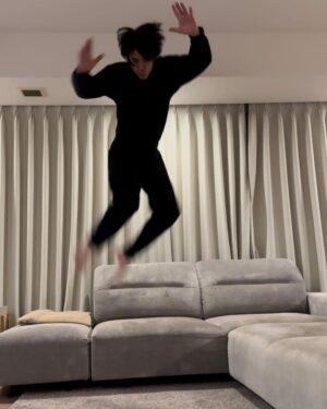 Shohei Miura Instagram - 🐲🐲🐲

2024年になりました。

三浦家は代々節目はなにかと飛ぶ事にしてます。

年男として頑張ります💪

どうぞ今年も一年宜しくお願い致します。

飛ぶためだけに起きてました。おやすみなさい💤