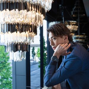 Shohei Miura Instagram - 開放感と品格のある空間で、ウブロの新作時計を見てきました。
日本限定の「ビッグ・バン ウニコ オールブラック ブルーカモ」は、ウブロらしくスポーティでラグジュアリーなデザインでとても素敵でした。
是非皆さんもブティックでご覧下さい。

@hublot @hublot_japan @hublot_ginza
#Hublot #ウブロ #PR