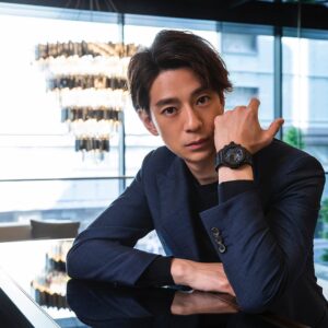 Shohei Miura Instagram - 開放感と品格のある空間で、ウブロの新作時計を見てきました。
日本限定の「ビッグ・バン ウニコ オールブラック ブルーカモ」は、ウブロらしくスポーティでラグジュアリーなデザインでとても素敵でした。
是非皆さんもブティックでご覧下さい。

@hublot @hublot_japan @hublot_ginza
#Hublot #ウブロ #PR