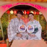 Shohei Miura Instagram - 4年ぶりの隅田川の花火大会！！ の生放送にお邪魔させて頂きました！ 隅田川の夜空に圧巻の花火。 改めて、日本の花火の良さを体感させて頂きました🎆 お久しぶりの観月さんと！