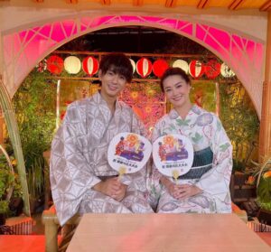 Shohei Miura Instagram - 4年ぶりの隅田川の花火大会！！
の生放送にお邪魔させて頂きました！

隅田川の夜空に圧巻の花火。
改めて、日本の花火の良さを体感させて頂きました🎆

お久しぶりの観月さんと！