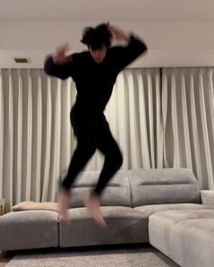 Shohei Miura Instagram - 🐲🐲🐲

2024年になりました。

三浦家は代々節目はなにかと飛ぶ事にしてます。

年男として頑張ります💪

どうぞ今年も一年宜しくお願い致します。

飛ぶためだけに起きてました。おやすみなさい💤