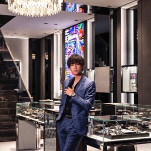 Shohei Miura Instagram - HUBLOT銀座ブティックで、日本限定モデルや新作を試着してきました。
ブランドが誇る技術のお話を聞くのも楽しみのひとつ。
一生もののアイテムは、じっくり選ぶ時間そのものを大切にしたいと思わせてくれます。

@hublot @hublot_japan @hublot_ginza 
#hublot #ウブロ