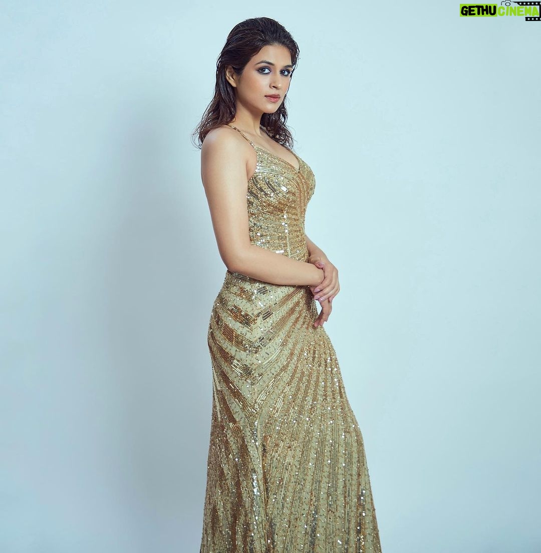 Shraddha Das Instagram - 🌟 Gown : @majesticbyjapnah Styling : @baharberii Make up : @raashikashetty Hair : @hairbyprem 📸 @keyur_shailesh Mumbai, Maharashtra