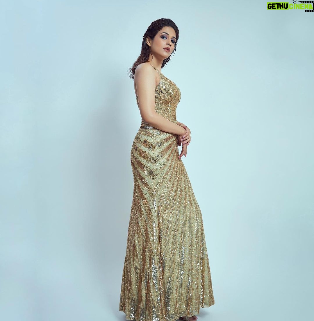 Shraddha Das Instagram - 🌟 Gown : @majesticbyjapnah Styling : @baharberii Make up : @raashikashetty Hair : @hairbyprem 📸 @keyur_shailesh Mumbai, Maharashtra