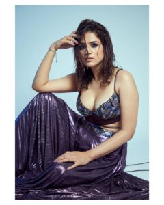 Shraddha Das Instagram - On my worst behaviour 😉 Wearing @kalkifashion Styling : @baharberii Make up : @raashikashetty Hair : @hairbyprem 📸 @keyur_shailesh Jewellery : @the_jewel_gallery Mumbai, Maharashtra