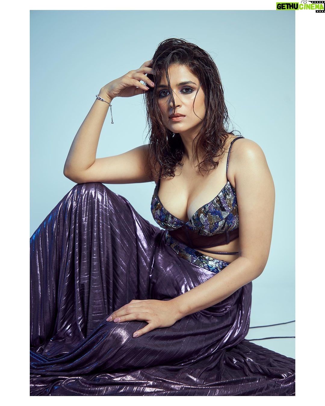 Shraddha Das Instagram - On my worst behaviour 😉 Wearing @kalkifashion Styling : @baharberii Make up : @raashikashetty Hair : @hairbyprem 📸 @keyur_shailesh Jewellery : @the_jewel_gallery Mumbai, Maharashtra