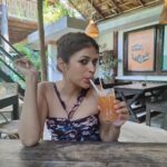 Shraddha Das Instagram – Itinerary queen (Part 2)..Sunset walks,Art therapy and dancing in the car…

#allthingsilove Sri Lanka