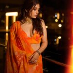 Shraddha Das Instagram - 🚨 @krishnatejah 📸 Saree : @harshitasinghviofficial Stylist : @baharberii Make up : @raashikashetty Hair : @arbazshaikh6210 Jewellery : @the_jewel_gallery Location : @novotelhydairport