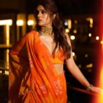 Shraddha Das Instagram - 🚨 @krishnatejah 📸 Saree : @harshitasinghviofficial Stylist : @baharberii Make up : @raashikashetty Hair : @arbazshaikh6210 Jewellery : @the_jewel_gallery Location : @novotelhydairport