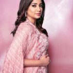 Shreya Ghoshal Instagram - Happy Valentine’s Day to you all💖💖💖 Outfit: @iamdesignofficial Jewels: @curiocottagejewelry Stylist: @stylebysaachivj Styling Team: @sanzimehta777 @styledbynikinagda Styling intern: @muskaanparakh MUA: @tessiequiney Hair: @maggie_hairstylists1989 Photographer: @ashish_ojha_photography
