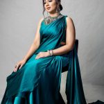 Shreya Ghoshal Instagram - Yeh teri jaan yeh meri jaan, ek hai ab se ♥️ Outfit: @prashantikumarlabel Earrings: @adan_creation_ Ring & Kadas: @azotiique Stylist: @stylebysaachivj Styling team: @sanzimehta777 @styledbynikinagda Styling intern: @muskaanparakh Photographer: @harshphotography11