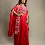 Shreya Ghoshal Instagram - Raghuvar teri raah raah nihare saaton janam se Siya 🌼🙏🏻♥️🌼 Outfit: @label_ava Jewellery: @sorayaajewels_ Stylist: @stylebysaachivj Styling Team: @sanzimehta777 Photographer: @harshphotography11