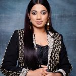 Shreya Ghoshal Instagram - 🎇🖤🎇 Outfit: @soniyagofficial Jewellery: @azotiique Stylist: @stylebysaachivj Styling team: @styledbynikinagda @sanzimehta777 Styling intern: @muskaanparakh MUA: @tessiequiney Hair: @maggie_hairstylists1989 Photographer: @ashish_ojha_photography