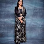 Shreya Ghoshal Instagram – 🎇🖤🎇

Outfit: @soniyagofficial
Jewellery: @azotiique
Stylist: @stylebysaachivj
Styling team: @styledbynikinagda @sanzimehta777
Styling intern: @muskaanparakh
MUA: @tessiequiney 
Hair: @maggie_hairstylists1989
Photographer: @ashish_ojha_photography