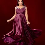 Shreya Ghoshal Instagram - Rang de na 💖 Outfit: @johnandananth Earrings & Rings: @mozaati Bracelet: @azotiique Stylist: @stylebysaachivj Styling Team: @sanzimehta777 @styledbynikinagda Styling intern: @muskaanparakh Photographer: @harshphotography11