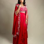 Shreya Ghoshal Instagram - Raghuvar teri raah raah nihare saaton janam se Siya 🌼🙏🏻♥️🌼 Outfit: @label_ava Jewellery: @sorayaajewels_ Stylist: @stylebysaachivj Styling Team: @sanzimehta777 Photographer: @harshphotography11
