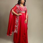 Shreya Ghoshal Instagram - Raghuvar teri raah raah nihare saaton janam se Siya 🌼🙏🏻♥️🌼 Outfit: @label_ava Jewellery: @sorayaajewels_ Stylist: @stylebysaachivj Styling Team: @sanzimehta777 Photographer: @harshphotography11