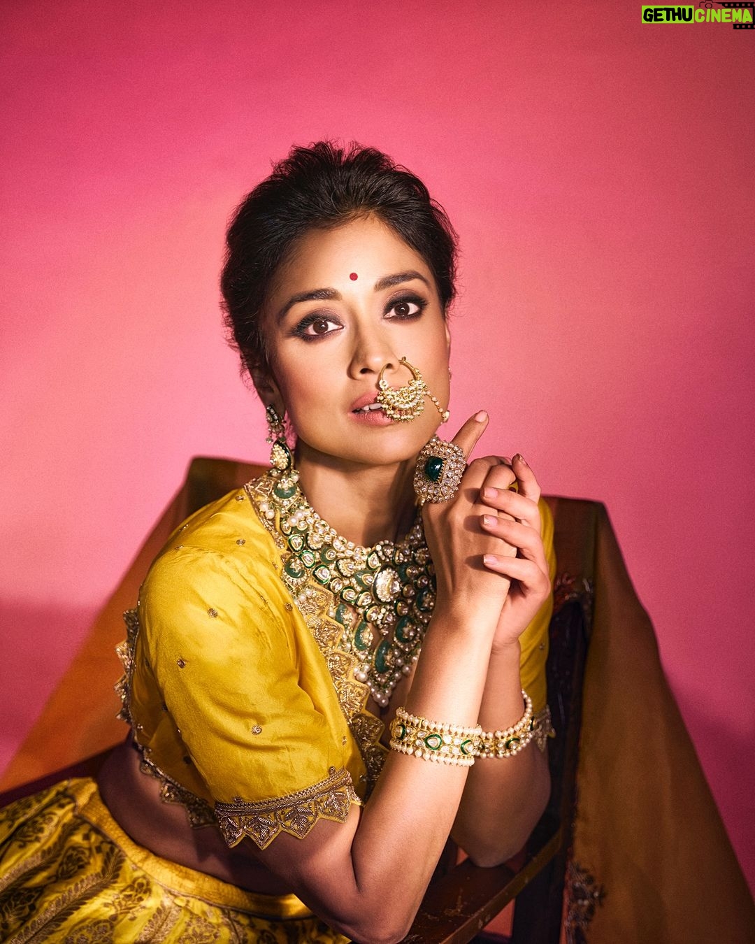 Shriya Saran Instagram - Magazine: @culturedwedding Managing Editor: @yadav_manjeet Business Head: @divyanijain1925 Stylist: @juhi.ali Photographer: @tejasnerurkarr Make-up: @makeupbymahendra7 Hair: @priyanka_sherkar1 Outfit: @real_weaverstory Jewellery: @virokbytatiwalas Location: @maximusstudiomumbai Artist’s PR: @communiquefilmpr Videographer: @chalchitrakar Co-ordinated by: @nadiiaamalik