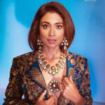 Shriya Saran Instagram - Here we go the first from the lot ! Magazine: @culturedwedding Managing Editor: @yadav_manjeet Business Head: @divyanijain1925 Stylist: @juhi.ali Photographer: @tejasnerurkarr Make-up: @makeupbymahendra7 Hair: @priyanka_sherkar1 Outfit: @gazalguptacouture Jewellery: @palacejewellerspltd Location: @maximusstudiomumbai Artist’s PR: @communiquefilmpr Videographer: @chalchitrakar Co-ordinated by: @nadiiaamalik