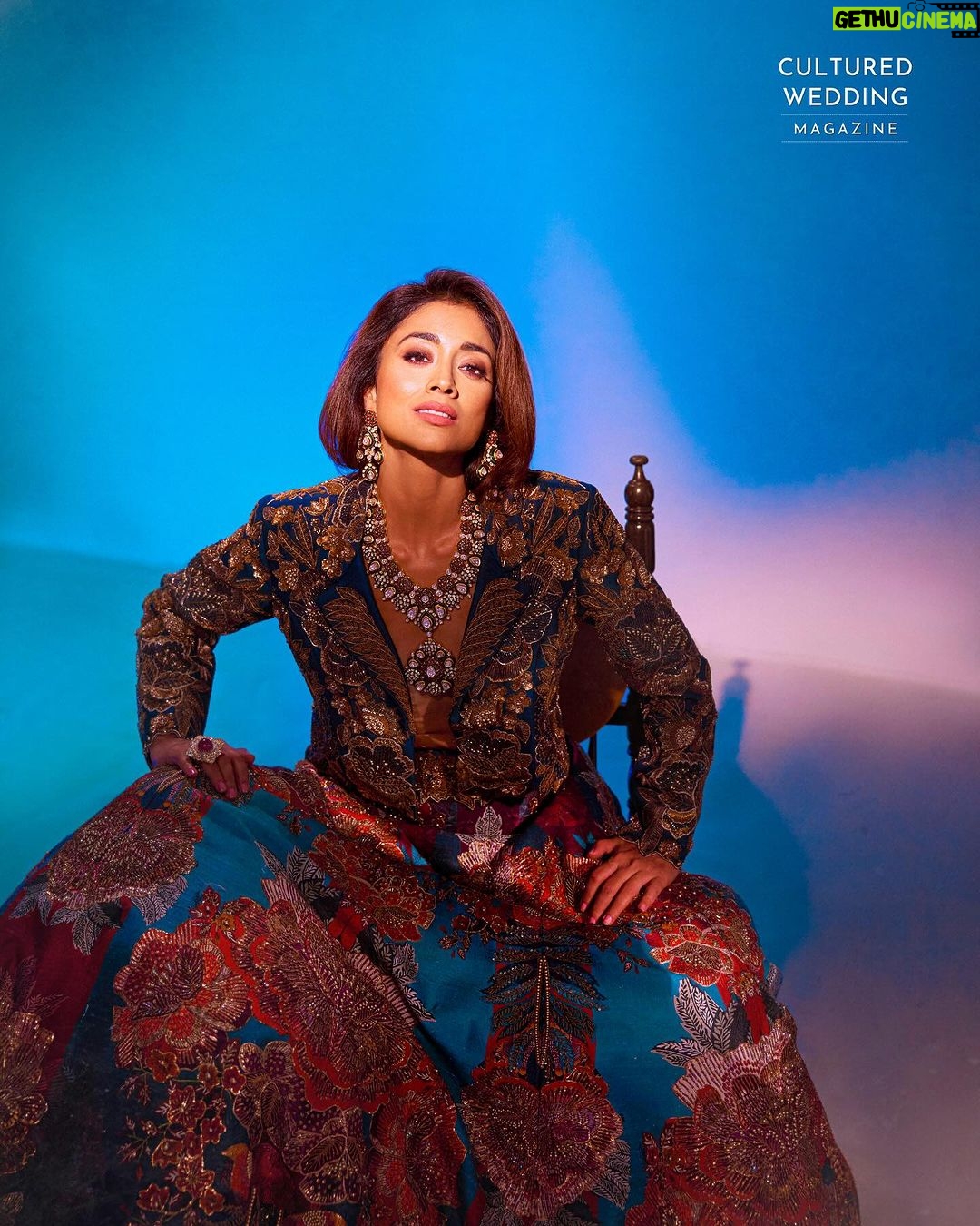 Shriya Saran Instagram - Here we go the first from the lot ! Magazine: @culturedwedding Managing Editor: @yadav_manjeet Business Head: @divyanijain1925 Stylist: @juhi.ali Photographer: @tejasnerurkarr Make-up: @makeupbymahendra7 Hair: @priyanka_sherkar1 Outfit: @gazalguptacouture Jewellery: @palacejewellerspltd Location: @maximusstudiomumbai Artist’s PR: @communiquefilmpr Videographer: @chalchitrakar Co-ordinated by: @nadiiaamalik