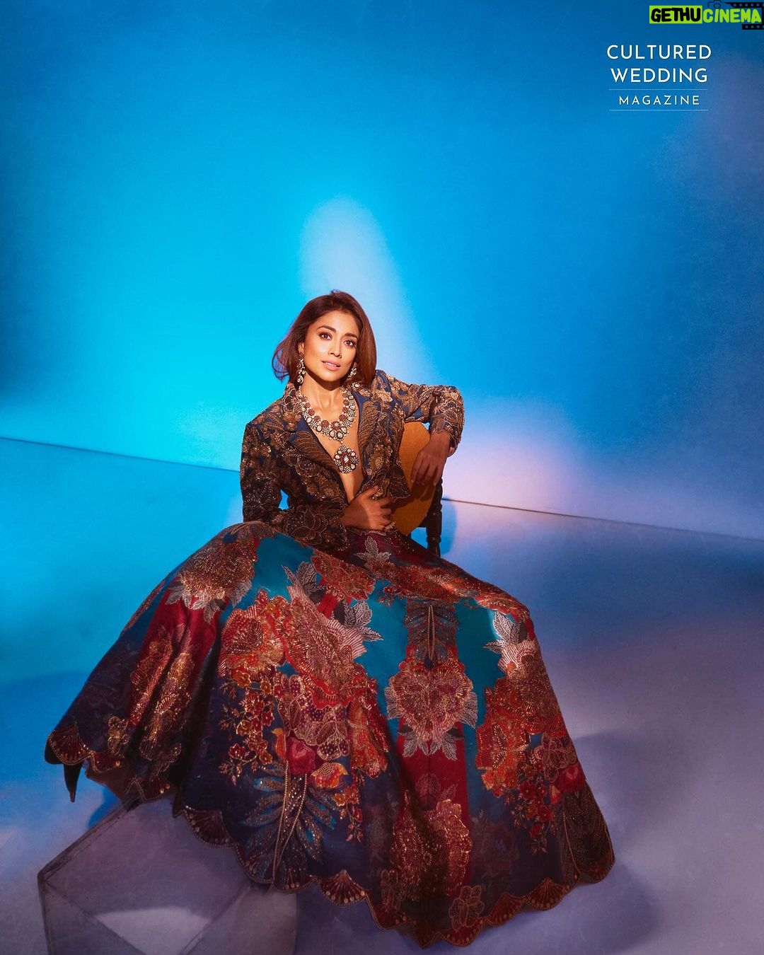 Shriya Saran Instagram - Here we go the first from the lot ! Magazine: @culturedwedding Managing Editor: @yadav_manjeet Business Head: @divyanijain1925 Stylist: @juhi.ali Photographer: @tejasnerurkarr Make-up: @makeupbymahendra7 Hair: @priyanka_sherkar1 Outfit: @gazalguptacouture Jewellery: @palacejewellerspltd Location: @maximusstudiomumbai Artist’s PR: @communiquefilmpr Videographer: @chalchitrakar Co-ordinated by: @nadiiaamalik