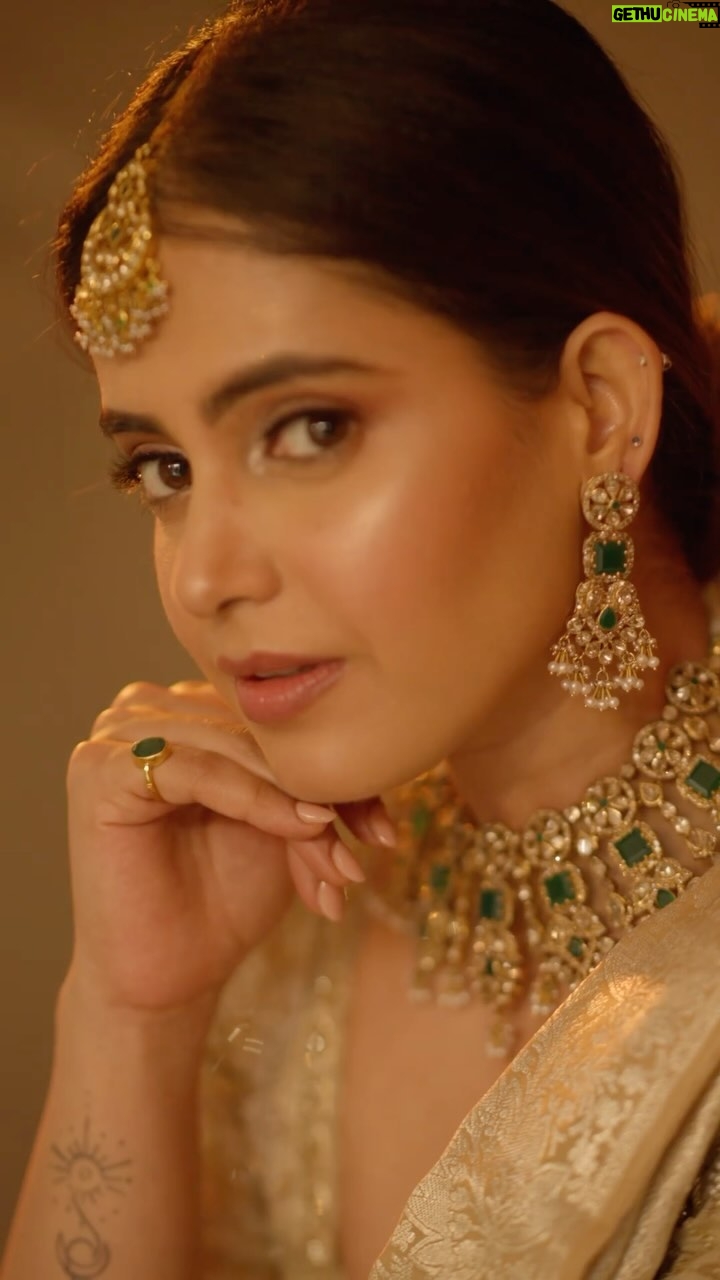 Shruthi Prakash Instagram - In frame : @shrutiprakash Wearing : @shlokasudhakarofficial Jewellerryby @vivantgolddiamonds #jewelry eller H&M by : @bridalmakeover_with_soumya 📸 : @sandeep.mv @_sunburstt_ Location : @_sunburstt_ Shot with @nikonindiaofficial #z9 Lit with @profoto #lights #shruthiprakash #sandeepmv #portraitsbySMV #sunburstt #goldfish #goldfishgirl #shlokasudhakar #nikonz9 #profoto Sunburstt