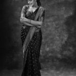 Shruthi Prakash Instagram - ❤️ Wearing @shlokasudhakarofficial ❤️ Photographer @sandeep.mv Jewellery @vivantgolddiamonds MUA @bridalmakeover_with_soumya Hair @hairanddrapeby_geetham [Shruti Prakash, Conceptual Shoot, Pose, Portrait, Makeup , Saree, Indian, Jewellery, Pretty]