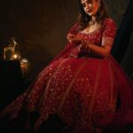 Shruthi Prakash Instagram - ಸೌಂದರ್ಯ || అందం || அழகு || खूबसूरत In frame : @shrutiprakash Wearing : @shlokasudhakarofficial Jewellerryby @vivantgolddiamonds #jewelry H&M by : @bridalmakeover_with_soumya 📸 : @sandeep.mv @_sunburstt_ Location : @_sunburstt_ Shot with @nikonindiaofficial #z9 Lit with @profoto #lights #shruthiprakash #sandeepmv #portraitsbySMV #sunburstt #shlokasudhakar #nikonz9 #profoto #viva ntgolddiamonds Sunburstt