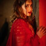 Shruthi Prakash Instagram - ಸೌಂದರ್ಯ || అందం || அழகு || खूबसूरत In frame : @shrutiprakash Wearing : @shlokasudhakarofficial Jewellerryby @vivantgolddiamonds #jewelry H&M by : @bridalmakeover_with_soumya 📸 : @sandeep.mv @_sunburstt_ Location : @_sunburstt_ Shot with @nikonindiaofficial #z9 Lit with @profoto #lights #shruthiprakash #sandeepmv #portraitsbySMV #sunburstt #shlokasudhakar #nikonz9 #profoto #viva ntgolddiamonds Sunburstt