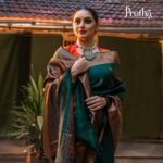 Shruti Marathe Instagram - Discover @pratha_sarees’ exquisite Kanjeevarams woven with fine copper zari! A cherished heirloom graced by @shrumarathe’s enchanting persona! WhatsApp on 9822240402 for inquiries Visit - www.prathasarees.com Follow us on social media for the latest addition of sarees: Facebook | Instagram | YouTube #shrutimarathe #kanjeevaram #kanjeevaramsilks #tissuebrocade #traditionalsaree #silksarees #prathasarees#ElegantDrapes #PrathaCreations #IndianFashion #HandcraftedElegance #EthnicChic #TraditionalWeaves #SareeLove