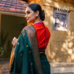 Shruti Marathe Instagram - Stealing the spotlight: A royal Kanjeevaram by @pratha_sarees and @shrumarathe ‘s charm! WhatsApp on 9822240402 for inquiries Visit - www.prathasarees.com Follow us on social media for the latest addition of sarees: Facebook | Instagram | YouTube #shrutimarathe #kanjeevaram #kanjeevaramsilks #tissuebrocade #traditionalsaree #silksarees #prathasarees#ElegantDrapes #PrathaCreations #IndianFashion #HandcraftedElegance #EthnicChic #TraditionalWeaves #SareeLove
