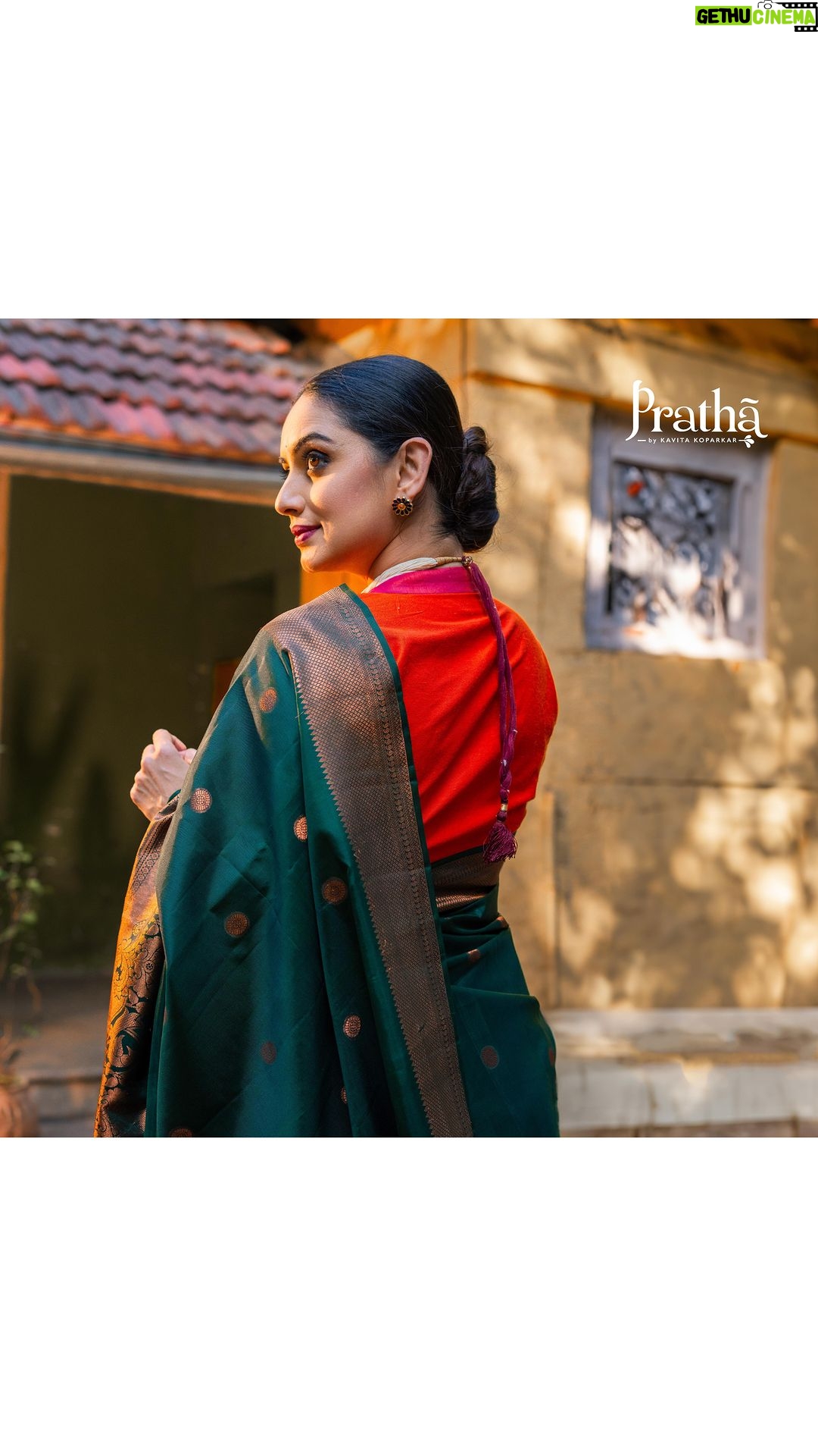 Shruti Marathe Instagram - Stealing the spotlight: A royal Kanjeevaram by @pratha_sarees and @shrumarathe ‘s charm! WhatsApp on 9822240402 for inquiries Visit - www.prathasarees.com Follow us on social media for the latest addition of sarees: Facebook | Instagram | YouTube #shrutimarathe #kanjeevaram #kanjeevaramsilks #tissuebrocade #traditionalsaree #silksarees #prathasarees#ElegantDrapes #PrathaCreations #IndianFashion #HandcraftedElegance #EthnicChic #TraditionalWeaves #SareeLove