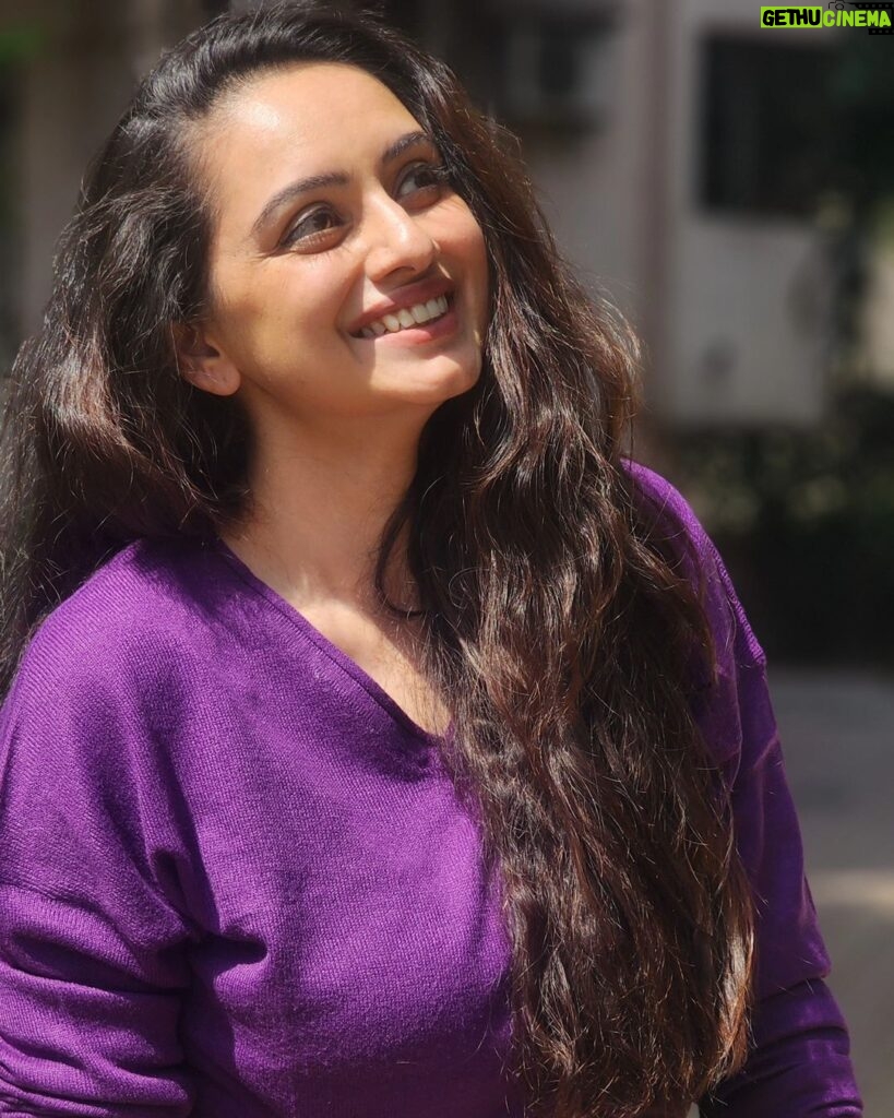 Shruti Marathe Instagram - Sunshine 🌞 #smile #laugh #happiness #sunshine #shrutimarathe