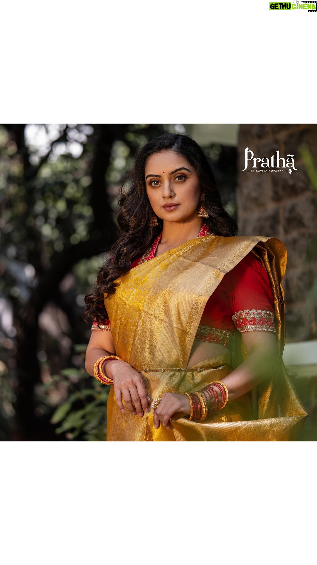 Shruti Marathe Instagram - Pratha’s tastefully handpicked tissue brocade Kanjeevaram sets the mood while @shrumarathe steals the spotlight with her radiant charm! Get ready to make your special occasions cherishable with @pratha_sarees ! WhatsApp on 9822240402 for inquiries Visit - www.prathasarees.com Follow us on social media for the latest addition of sarees: Facebook | Instagram | YouTube #shrutimarathe #kanjeevaram #kanjeevaramsilks #tissuebrocade #traditionalsaree #silksarees #prathasarees#ElegantDrapes #PrathaCreations #IndianFashion #HandcraftedElegance #EthnicChic #TraditionalWeaves #SareeLove