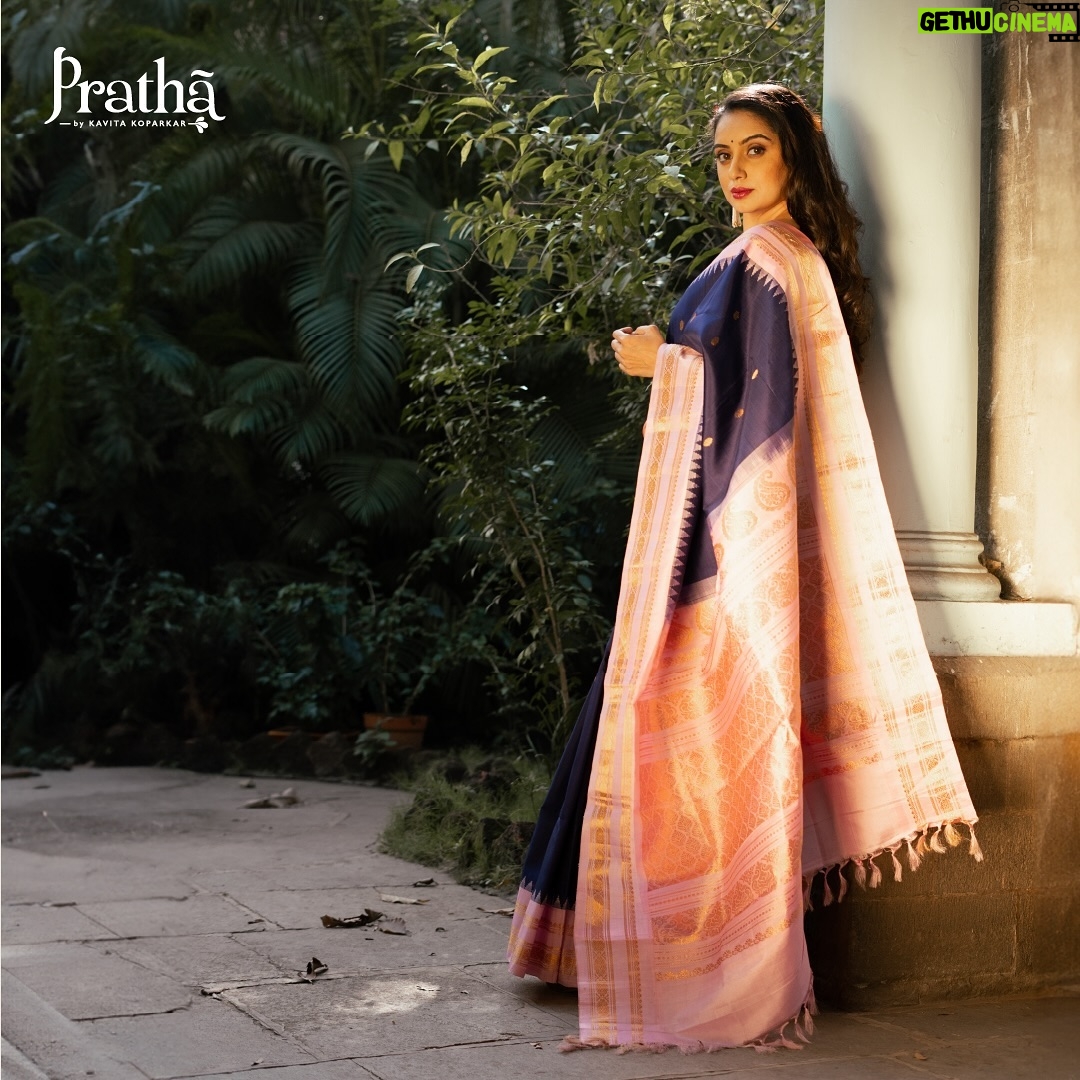 Shruti Marathe Instagram - @pratha_sarees brings to you tastefully handpicked Gadwals from master weavers of India! Thank you @shrumarathe for gracing this handloom weave with your utmost unassuming charm! WhatsApp on 9822240402 for inquiries Visit - www.prathasarees.com Follow us on social media for the latest addition of sarees: Facebook | Instagram | YouTube #shrutimarathe #gadwalsaree #gadwals #traditionalsaree #silksarees #ElegantDrapes #TimelessBeauty #PrathaCreations #IndianFashion #HandcraftedElegance #EthnicChic #TraditionalWeaves #SareeLove